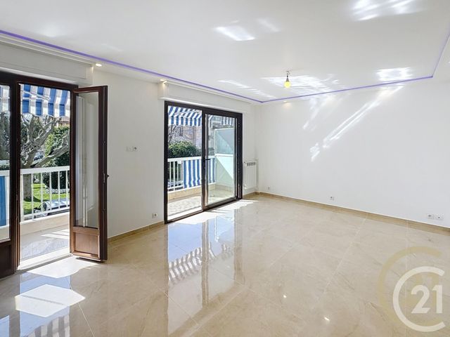 Appartement T3 à vendre - 3 pièces - 62.2 m2 - CANNES LA BOCCA - 06 - PROVENCE-ALPES-COTE-D-AZUR - Century 21 Immobilier Conseil