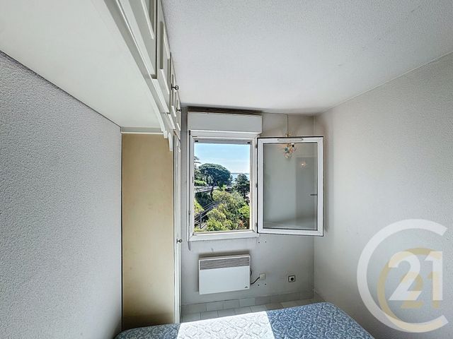 Afficher la photo en grand Appartement T2 à vendre - 2 pièces - 32.0 m2 - CANNES - 06 - PROVENCE-ALPES-COTE-D-AZUR - Century 21 Immobilier Conseil