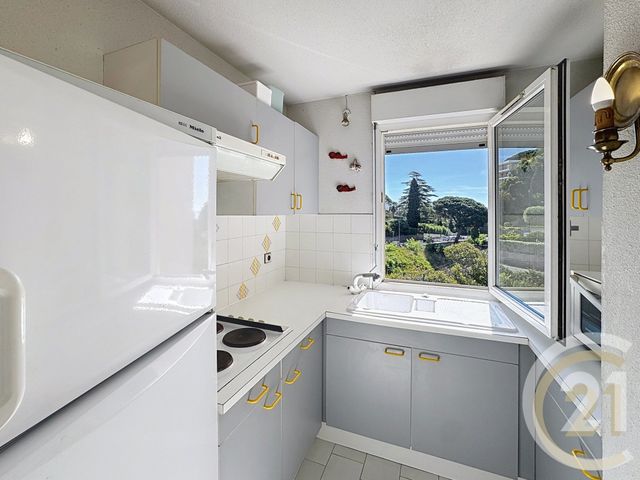 Afficher la photo en grand Appartement T2 à vendre - 2 pièces - 32.0 m2 - CANNES - 06 - PROVENCE-ALPES-COTE-D-AZUR - Century 21 Immobilier Conseil