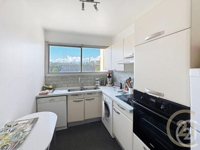 Afficher la photo en grand Appartement F3 à vendre - 3 pièces - 67.29 m2 - CANNES LA BOCCA - 06 - PROVENCE-ALPES-COTE-D-AZUR - Century 21 Immobilier Conseil