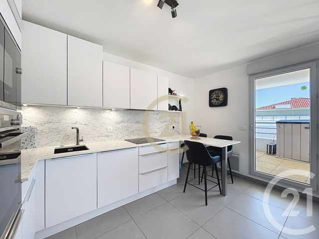 Appartement F4 à vendre - 4 pièces - 86.0 m2 - MANDELIEU LA NAPOULE - 06 - PROVENCE-ALPES-COTE-D-AZUR - Century 21 Immobilier Conseil