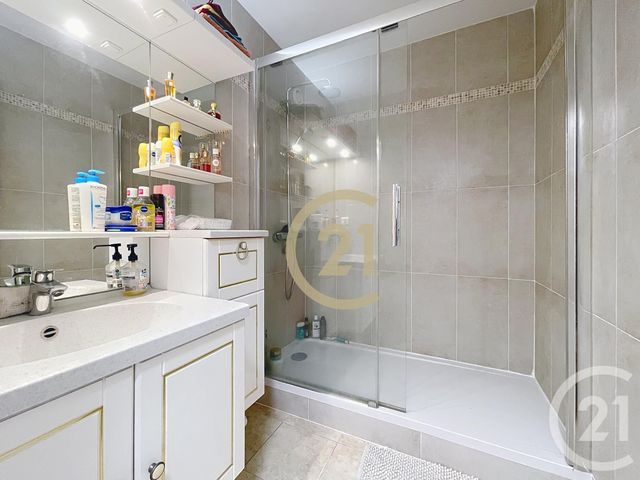 Afficher la photo en grand Appartement à vendre - 3 pièces - 79.46 m2 - CANNES LA BOCCA - 06 - PROVENCE-ALPES-COTE-D-AZUR - Century 21 Immobilier Conseil