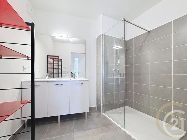 Afficher la photo en grand Appartement à vendre - 4 pièces - 78.0 m2 - CANNES LA BOCCA - 06 - PROVENCE-ALPES-COTE-D-AZUR - Century 21 Immobilier Conseil