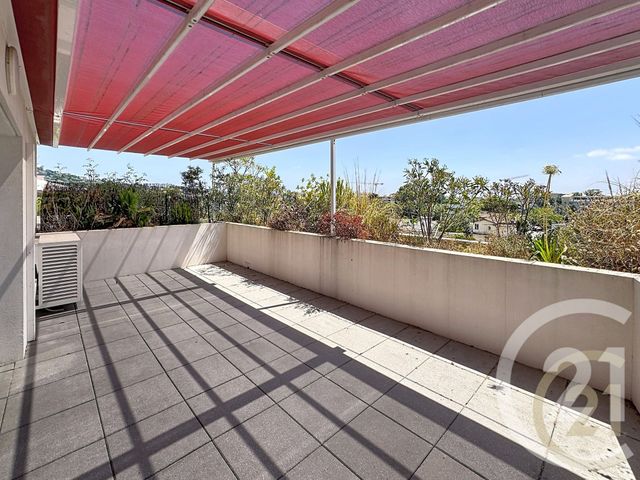Appartement Toit terrasse à vendre - 4 pièces - 78.0 m2 - CANNES LA BOCCA - 06 - PROVENCE-ALPES-COTE-D-AZUR - Century 21 Immobilier Conseil