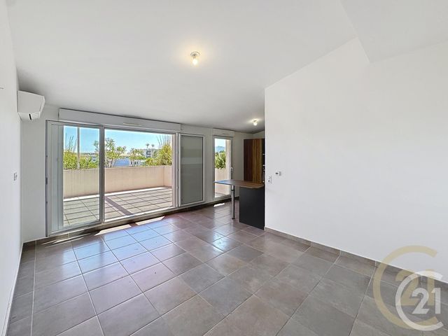 Afficher la photo en grand Appartement à vendre - 4 pièces - 78.0 m2 - CANNES LA BOCCA - 06 - PROVENCE-ALPES-COTE-D-AZUR - Century 21 Immobilier Conseil