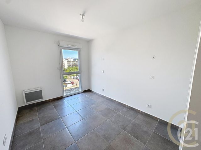 Afficher la photo en grand Appartement à vendre - 4 pièces - 78.0 m2 - CANNES LA BOCCA - 06 - PROVENCE-ALPES-COTE-D-AZUR - Century 21 Immobilier Conseil