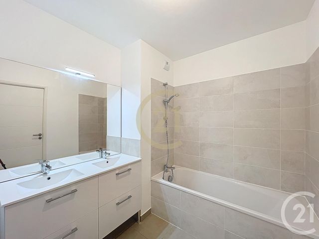 Appartement T3 à louer - 3 pièces - 69.3 m2 - CANNES LA BOCCA - 06 - PROVENCE-ALPES-COTE-D-AZUR - Century 21 Immobilier Conseil