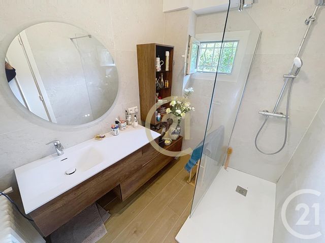 Afficher la photo en grand Appartement F3 à vendre - 3 pièces - 80.62 m2 - CANNES LA BOCCA - 06 - PROVENCE-ALPES-COTE-D-AZUR - Century 21 Immobilier Conseil