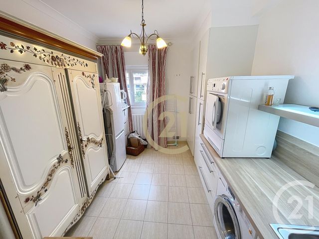 Afficher la photo en grand Appartement F3 à vendre - 3 pièces - 80.62 m2 - CANNES LA BOCCA - 06 - PROVENCE-ALPES-COTE-D-AZUR - Century 21 Immobilier Conseil