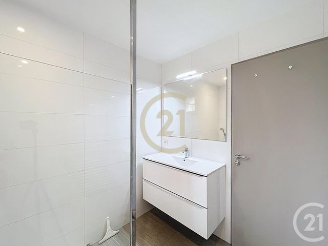 Appartement T2 à louer - 2 pièces - 32.8 m2 - CANNES LA BOCCA - 06 - PROVENCE-ALPES-COTE-D-AZUR - Century 21 Immobilier Conseil