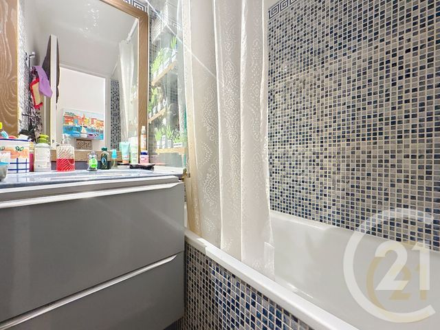 Appartement à vendre - 2 pièces - 36.56 m2 - CANNES LA BOCCA - 06 - PROVENCE-ALPES-COTE-D-AZUR - Century 21 Immobilier Conseil