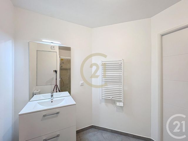 Appartement T2 à louer - 2 pièces - 36.18 m2 - CANNES LA BOCCA - 06 - PROVENCE-ALPES-COTE-D-AZUR - Century 21 Immobilier Conseil