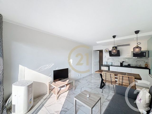 Appartement T2 à louer - 2 pièces - 29.6 m2 - CANNES LA BOCCA - 06 - PROVENCE-ALPES-COTE-D-AZUR - Century 21 Immobilier Conseil