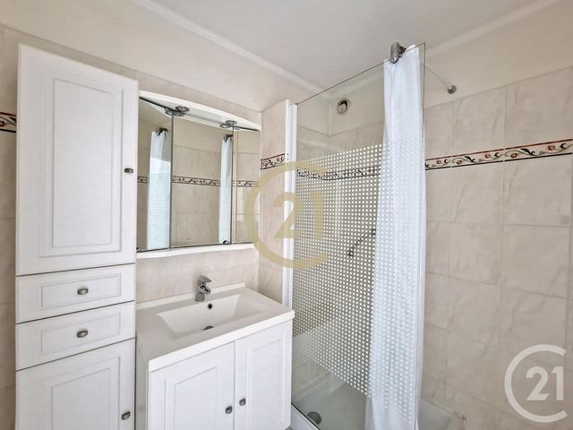 Appartement F3 à louer - 3 pièces - 59.37 m2 - CANNES LA BOCCA - 06 - PROVENCE-ALPES-COTE-D-AZUR - Century 21 Immobilier Conseil