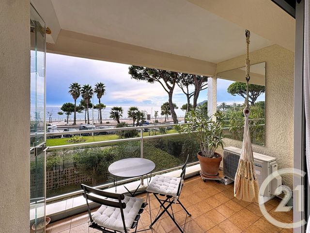 Afficher la photo en grand Appartement F2 à vendre - 2 pièces - 51.0 m2 - CANNES LA BOCCA - 06 - PROVENCE-ALPES-COTE-D-AZUR - Century 21 Immobilier Conseil