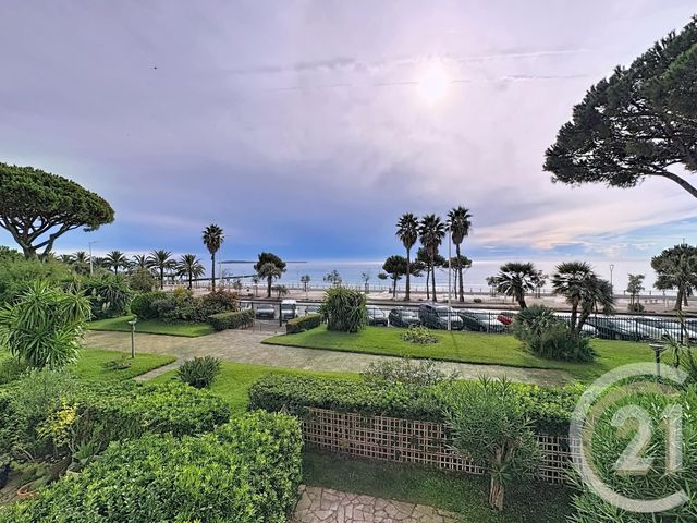 Afficher la photo en grand Appartement F2 à vendre - 2 pièces - 51.0 m2 - CANNES LA BOCCA - 06 - PROVENCE-ALPES-COTE-D-AZUR - Century 21 Immobilier Conseil