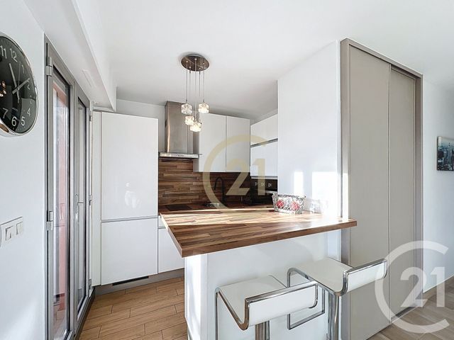 Afficher la photo en grand Appartement T2 à louer - 2 pièces - 32.81 m2 - CANNES LA BOCCA - 06 - PROVENCE-ALPES-COTE-D-AZUR - Century 21 Immobilier Conseil