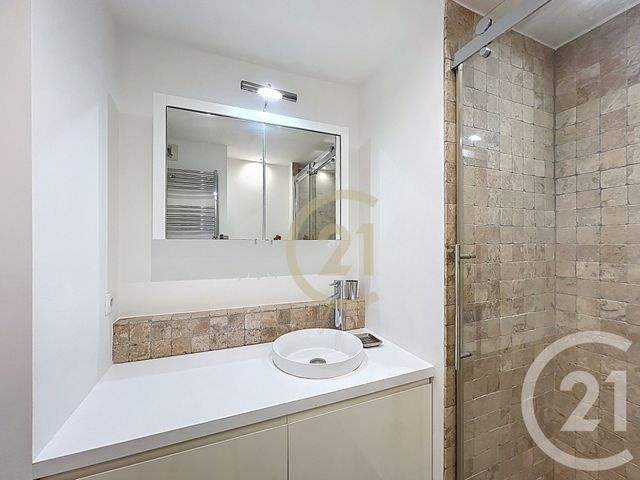 Afficher la photo en grand Appartement T2 à louer - 2 pièces - 32.81 m2 - CANNES LA BOCCA - 06 - PROVENCE-ALPES-COTE-D-AZUR - Century 21 Immobilier Conseil