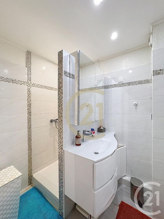 Afficher la photo en grand Appartement F2 à vendre - 2 pièces - 52.38 m2 - CANNES LA BOCCA - 06 - PROVENCE-ALPES-COTE-D-AZUR - Century 21 Immobilier Conseil