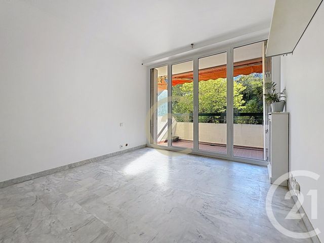 Afficher la photo en grand Appartement F1 à vendre - 1 pièce - 16.46 m2 - CANNES - 06 - PROVENCE-ALPES-COTE-D-AZUR - Century 21 Immobilier Conseil