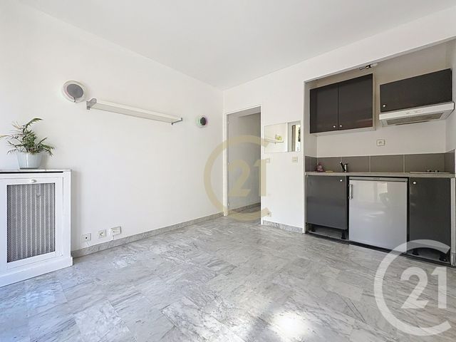 Afficher la photo en grand Appartement F1 à vendre - 1 pièce - 16.46 m2 - CANNES - 06 - PROVENCE-ALPES-COTE-D-AZUR - Century 21 Immobilier Conseil