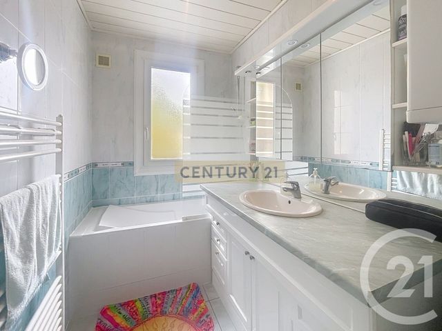 Appartement F4 à vendre - 4 pièces - 71.3 m2 - CANNES LA BOCCA - 06 - PROVENCE-ALPES-COTE-D-AZUR - Century 21 Immobilier Conseil