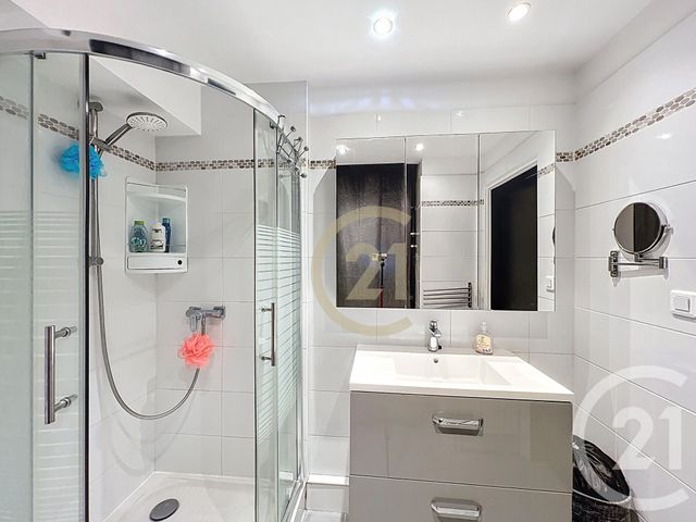 Appartement Studio à louer - 1 pièce - 30.17 m2 - CANNES LA BOCCA - 06 - PROVENCE-ALPES-COTE-D-AZUR - Century 21 Immobilier Conseil