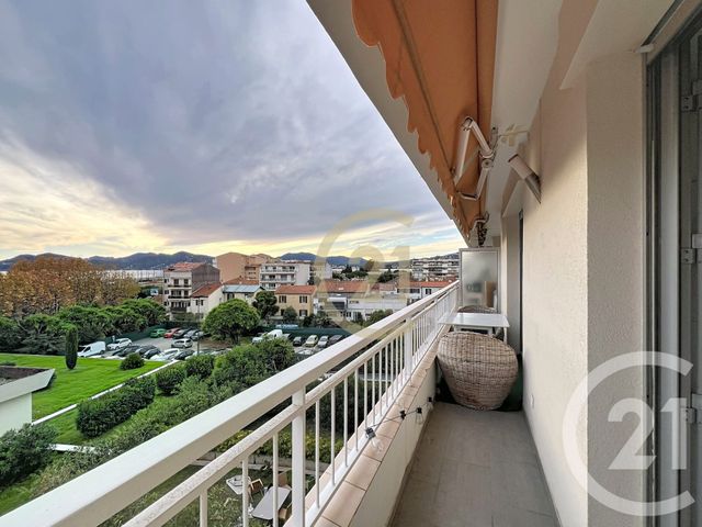 Appartement Studio à louer - 1 pièce - 30.17 m2 - CANNES LA BOCCA - 06 - PROVENCE-ALPES-COTE-D-AZUR - Century 21 Immobilier Conseil