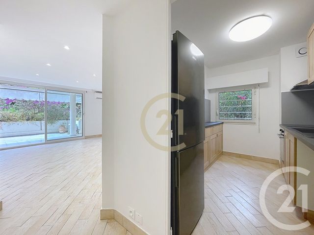Appartement F3 à vendre - 3 pièces - 66.0 m2 - CANNES LA BOCCA - 06 - PROVENCE-ALPES-COTE-D-AZUR - Century 21 Immobilier Conseil