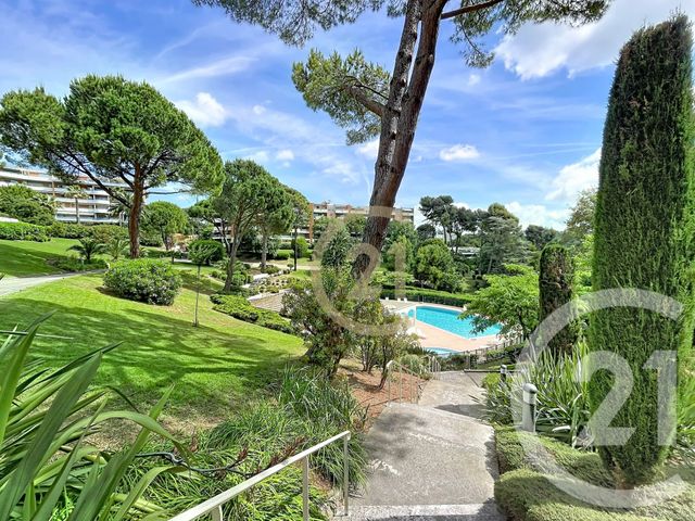 Appartement F3 à vendre - 3 pièces - 66.0 m2 - CANNES LA BOCCA - 06 - PROVENCE-ALPES-COTE-D-AZUR - Century 21 Immobilier Conseil