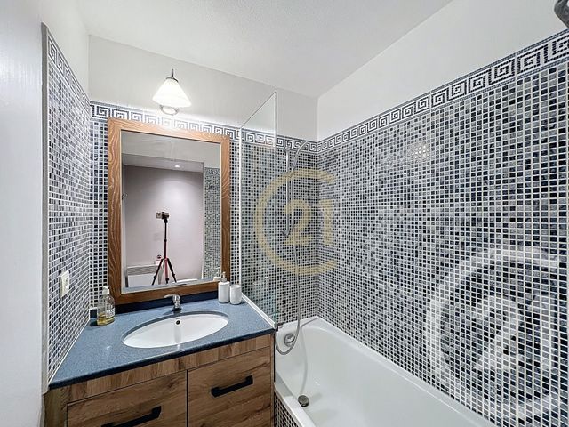 Appartement F2 à louer - 2 pièces - 27.07 m2 - CANNES LA BOCCA - 06 - PROVENCE-ALPES-COTE-D-AZUR - Century 21 Immobilier Conseil