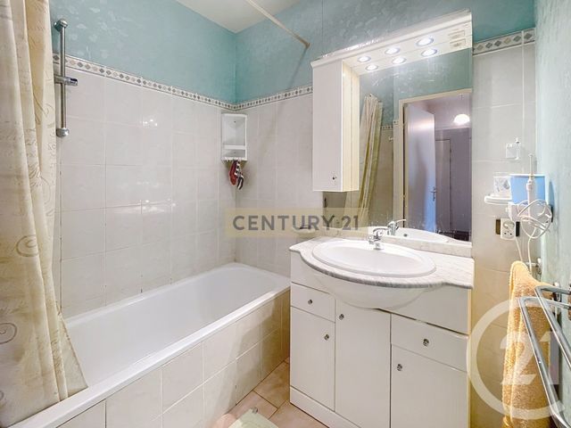 Appartement F3 à vendre - 3 pièces - 69.61 m2 - CANNES LA BOCCA - 06 - PROVENCE-ALPES-COTE-D-AZUR - Century 21 Immobilier Conseil