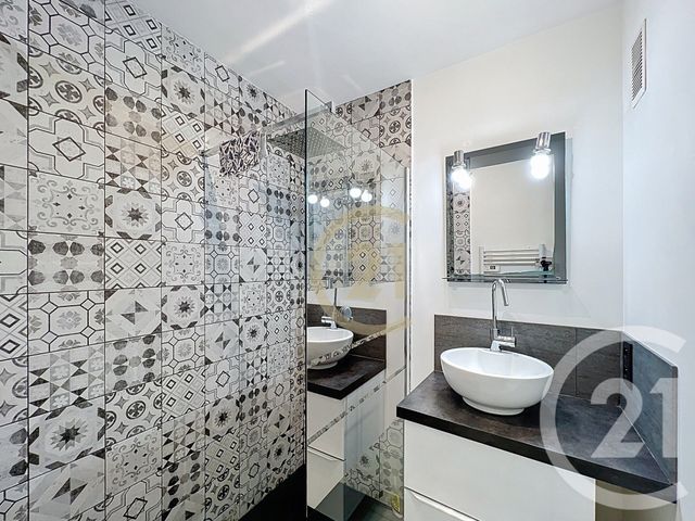 Appartement T2 à louer - 2 pièces - 45.0 m2 - LE CANNET - 06 - PROVENCE-ALPES-COTE-D-AZUR - Century 21 Immobilier Conseil