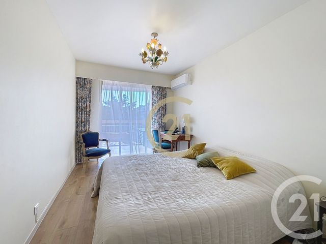 Appartement F4 à vendre - 4 pièces - 120.0 m2 - MANDELIEU LA NAPOULE - 06 - PROVENCE-ALPES-COTE-D-AZUR - Century 21 Immobilier Conseil