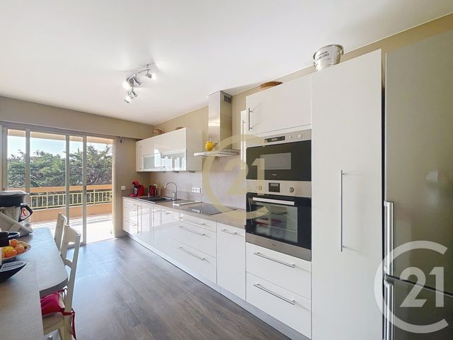 Appartement F4 à vendre - 4 pièces - 118.7 m2 - MANDELIEU LA NAPOULE - 06 - PROVENCE-ALPES-COTE-D-AZUR - Century 21 Immobilier Conseil