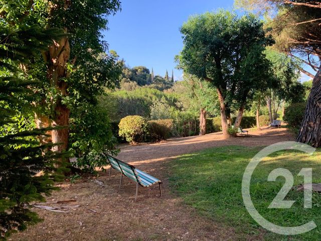 Appartement F4 à vendre - 4 pièces - 120.0 m2 - MANDELIEU LA NAPOULE - 06 - PROVENCE-ALPES-COTE-D-AZUR - Century 21 Immobilier Conseil