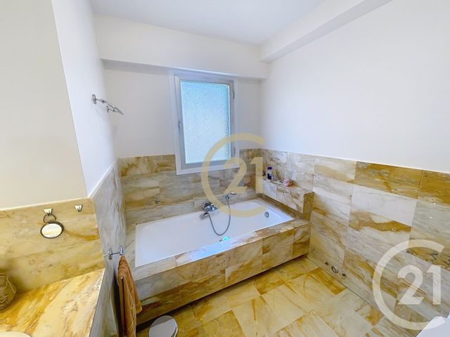 Appartement F4 à vendre - 4 pièces - 118.7 m2 - MANDELIEU LA NAPOULE - 06 - PROVENCE-ALPES-COTE-D-AZUR - Century 21 Immobilier Conseil