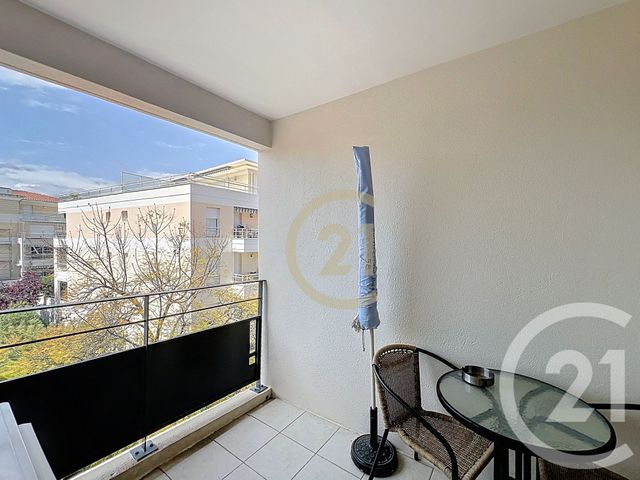 Appartement T2 à louer - 2 pièces - 42.0 m2 - CANNES LA BOCCA - 06 - PROVENCE-ALPES-COTE-D-AZUR - Century 21 Immobilier Conseil