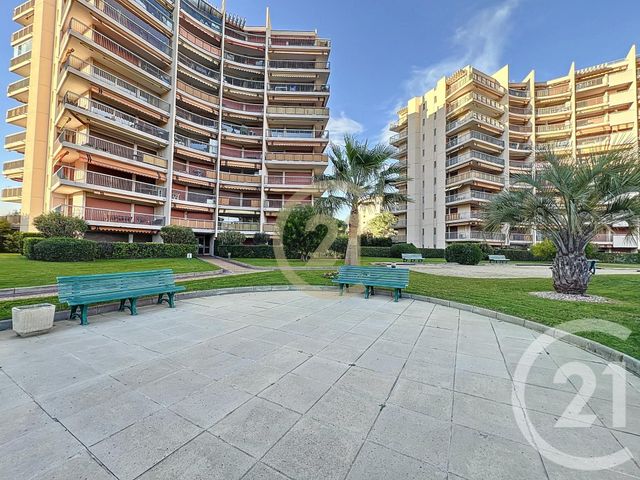 Appartement F2 à louer - 2 pièces - 38.0 m2 - MANDELIEU LA NAPOULE - 06 - PROVENCE-ALPES-COTE-D-AZUR - Century 21 Immobilier Conseil