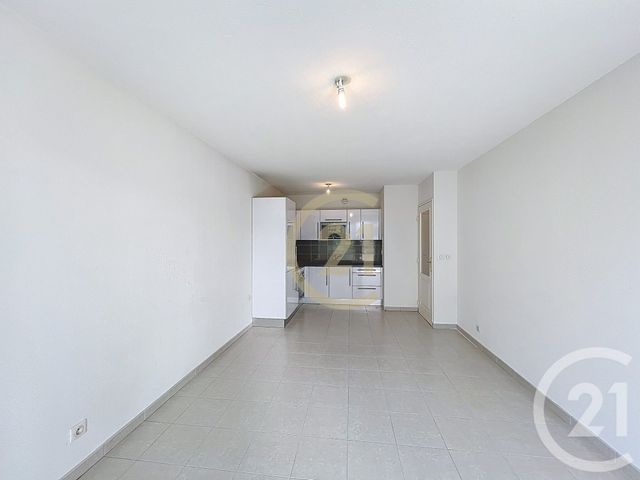 Appartement T2 à louer - 2 pièces - 41.34 m2 - CANNES LA BOCCA - 06 - PROVENCE-ALPES-COTE-D-AZUR - Century 21 Immobilier Conseil