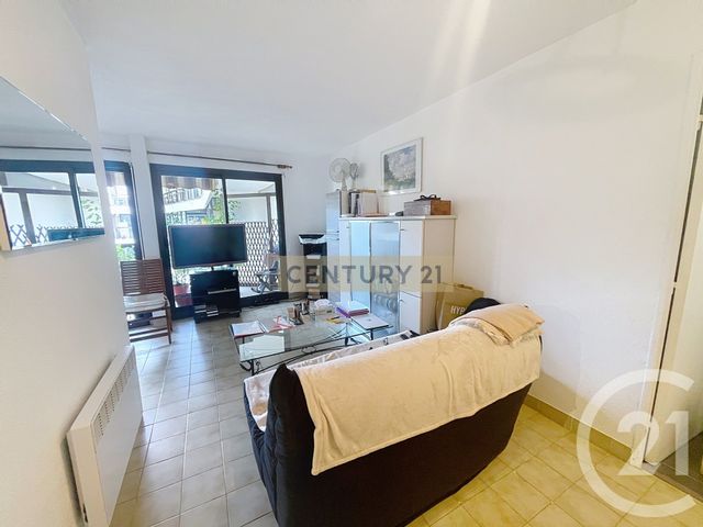 Appartement F1 à vendre - 1 pièce - 28.48 m2 - MANDELIEU LA NAPOULE - 06 - PROVENCE-ALPES-COTE-D-AZUR - Century 21 Immobilier Conseil