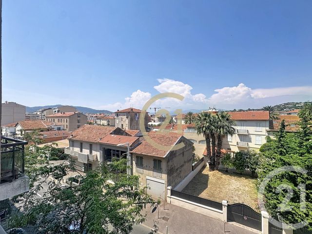 Appartement F2 + cab à vendre - 2 pièces - 28.93 m2 - CANNES LA BOCCA - 06 - PROVENCE-ALPES-COTE-D-AZUR - Century 21 Immobilier Conseil
