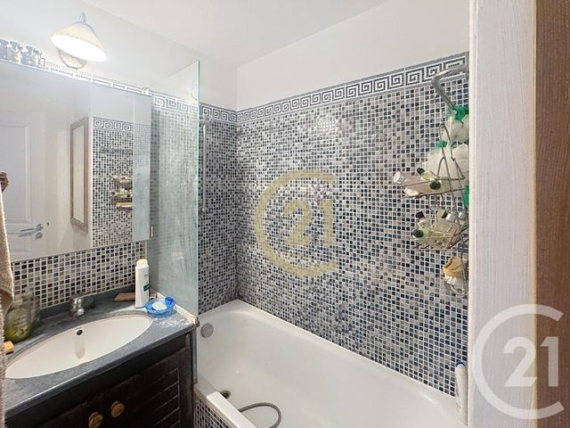 Appartement F2 + cab à vendre - 2 pièces - 28.93 m2 - CANNES LA BOCCA - 06 - PROVENCE-ALPES-COTE-D-AZUR - Century 21 Immobilier Conseil