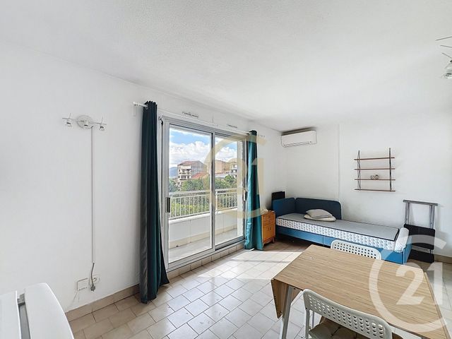 Appartement Studio à louer - 1 pièce - 30.0 m2 - CANNES LA BOCCA - 06 - PROVENCE-ALPES-COTE-D-AZUR - Century 21 Immobilier Conseil