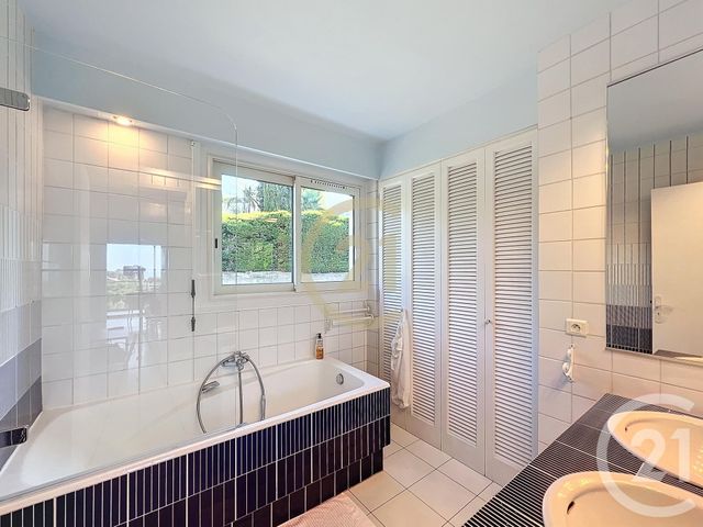 Appartement F3 à louer - 3 pièces - 69.11 m2 - CANNES - 06 - PROVENCE-ALPES-COTE-D-AZUR - Century 21 Immobilier Conseil