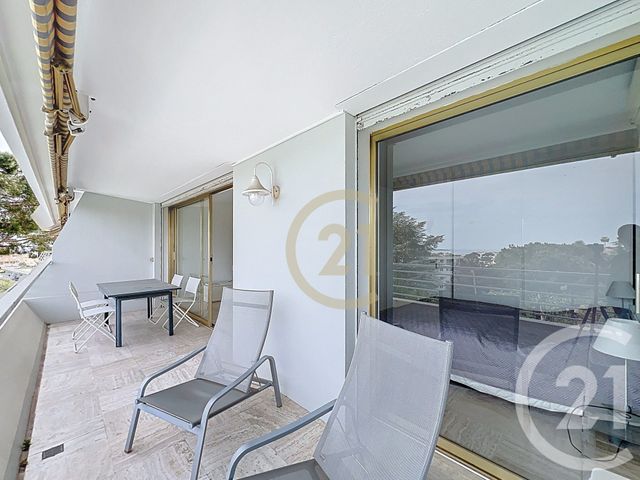Appartement T3 à louer - 3 pièces - 76.9 m2 - CANNES LA BOCCA - 06 - PROVENCE-ALPES-COTE-D-AZUR - Century 21 Immobilier Conseil