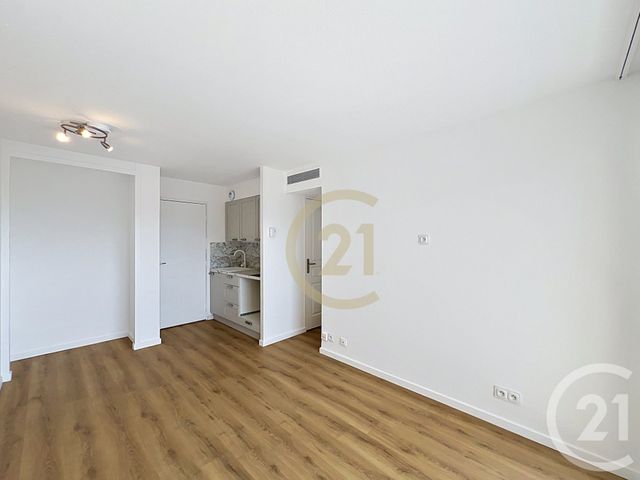 Appartement T2 à louer - 2 pièces - 27.0 m2 - CANNES LA BOCCA - 06 - PROVENCE-ALPES-COTE-D-AZUR - Century 21 Immobilier Conseil