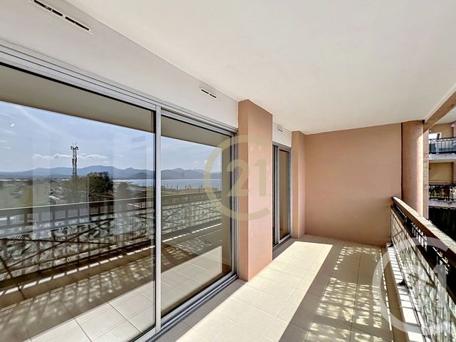 Appartement T2 à louer - 2 pièces - 27.0 m2 - CANNES LA BOCCA - 06 - PROVENCE-ALPES-COTE-D-AZUR - Century 21 Immobilier Conseil