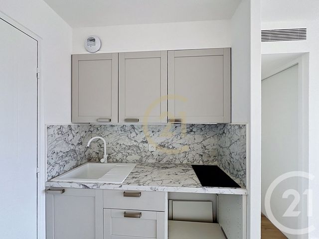 Appartement T2 à louer - 2 pièces - 27.0 m2 - CANNES LA BOCCA - 06 - PROVENCE-ALPES-COTE-D-AZUR - Century 21 Immobilier Conseil