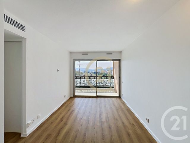 Appartement T2 à louer - 2 pièces - 27.0 m2 - CANNES LA BOCCA - 06 - PROVENCE-ALPES-COTE-D-AZUR - Century 21 Immobilier Conseil